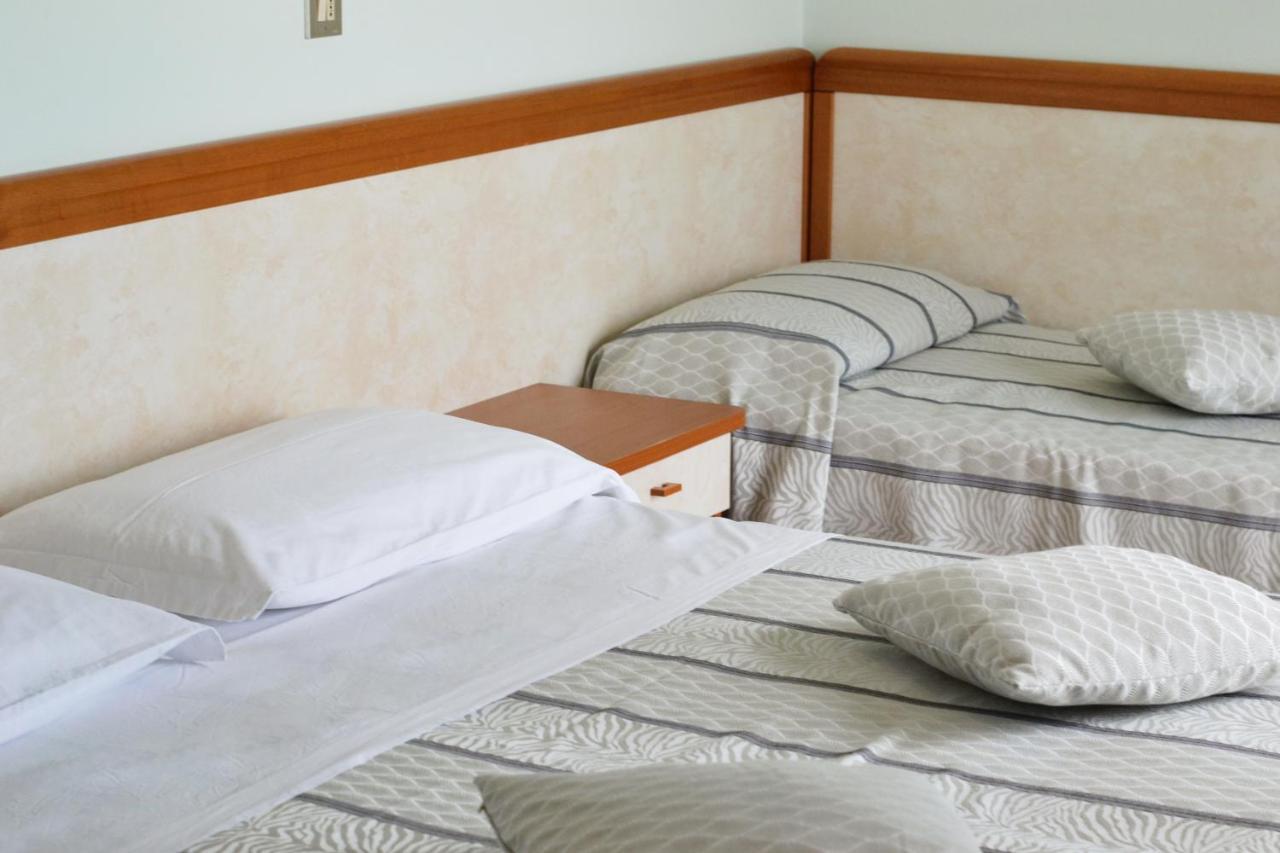 Hotel Universal Беллария-Иджеа-Марина Экстерьер фото
